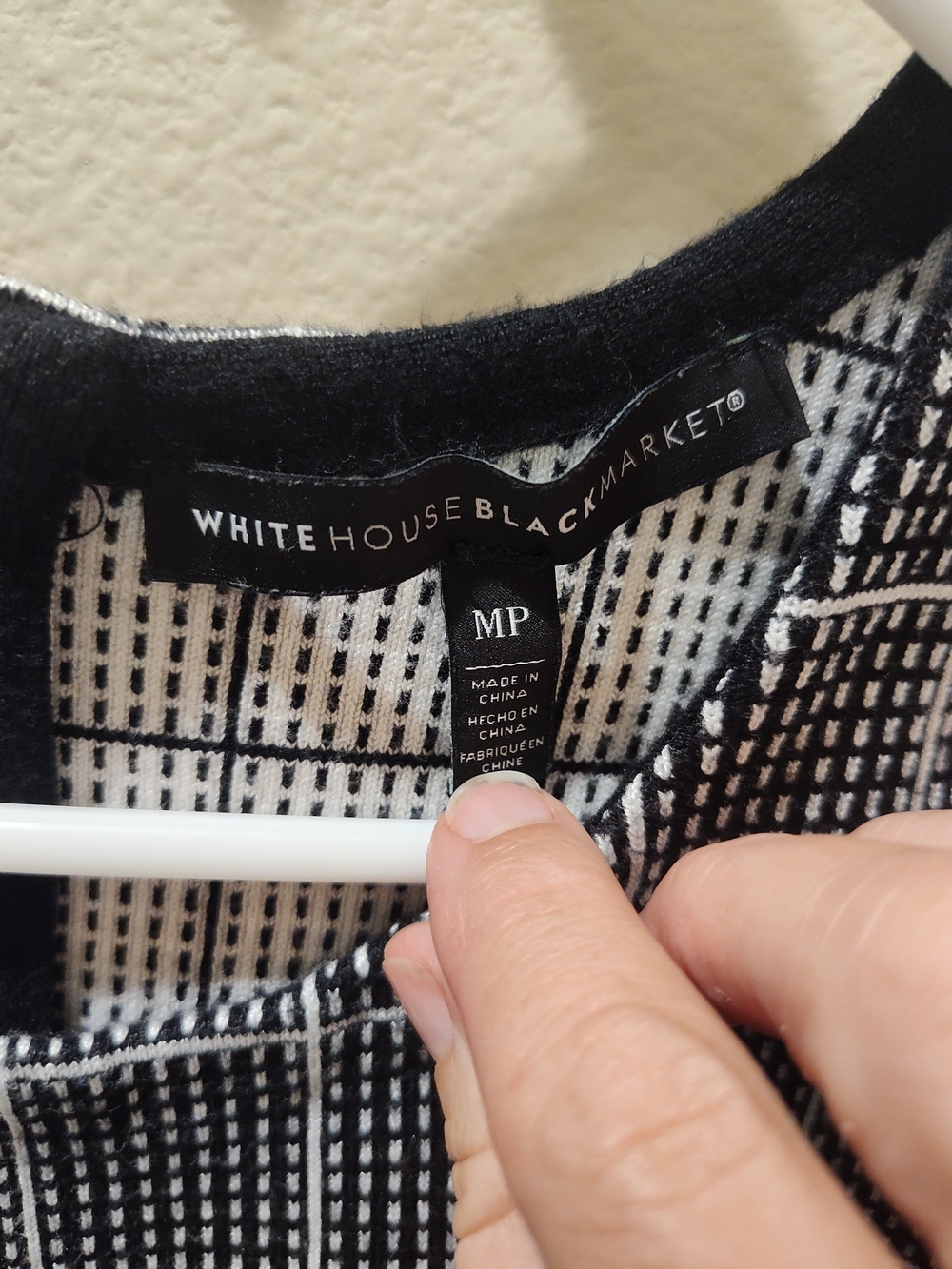 White House Black Market Black and White Grid Sleeveless Top Size M - Picture 2 of 3
